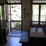 apart_6-Essecke-mit-Austritt-zum-Balkon