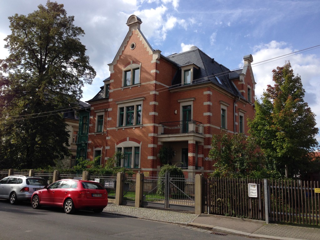 Exklusive 5Zi.Whg. in einem 3ParteienHaus in einer ruhigen Bestlage