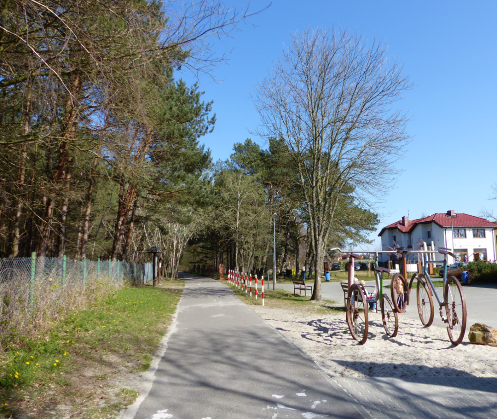 Der Radweg parallel zur Küste