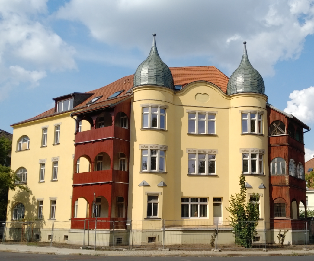 Denkmalgeschütztes Mehrfamilienhaus