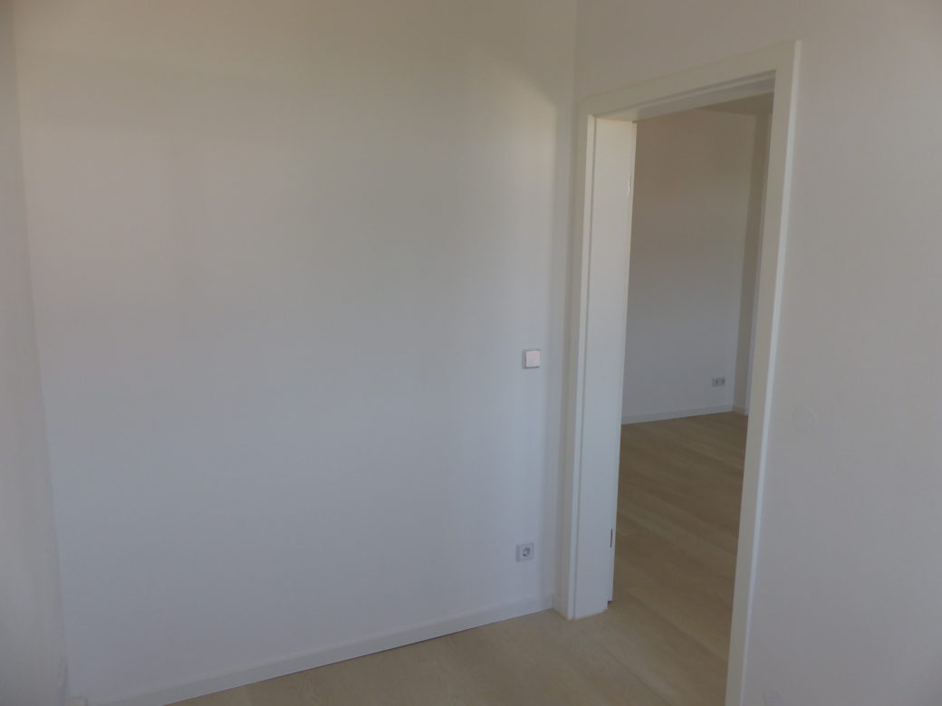 7. Zimmer 2 mit Blick zum Zimmer 1