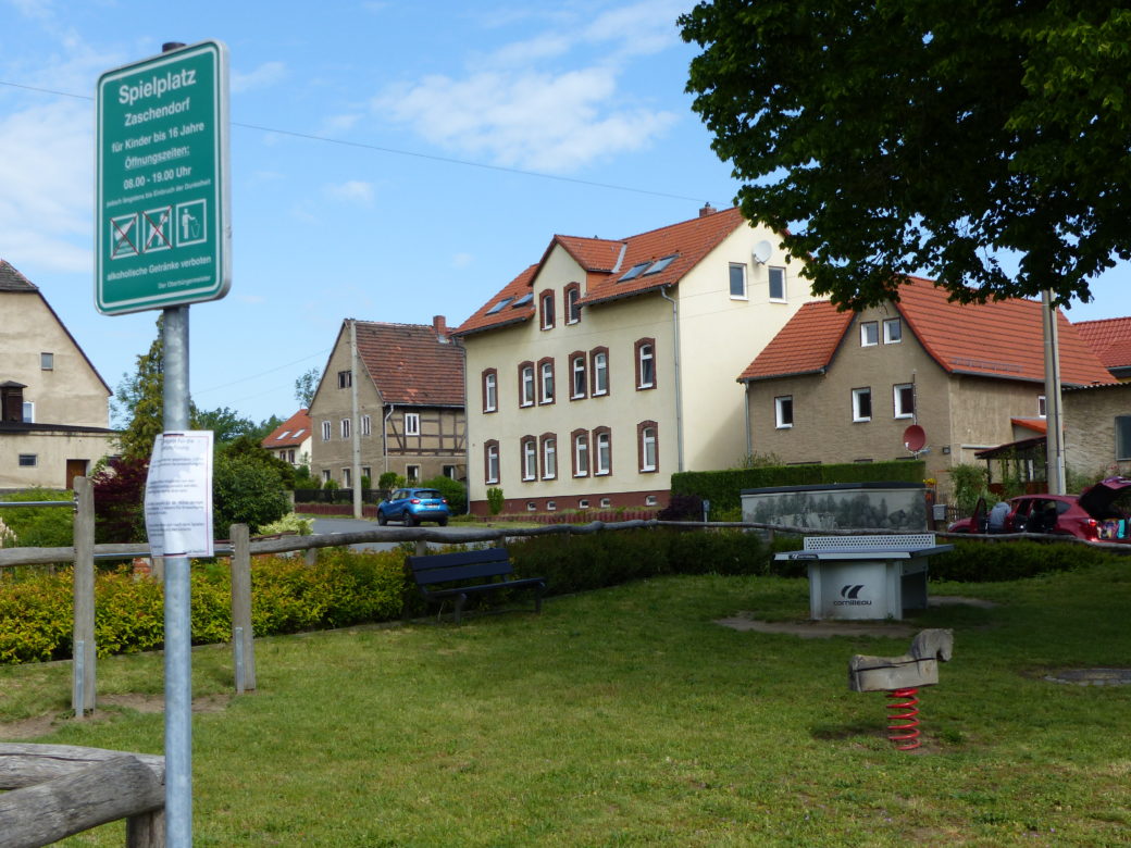 2. Haus Nr. 17 am Dorfkern und Spielplatz