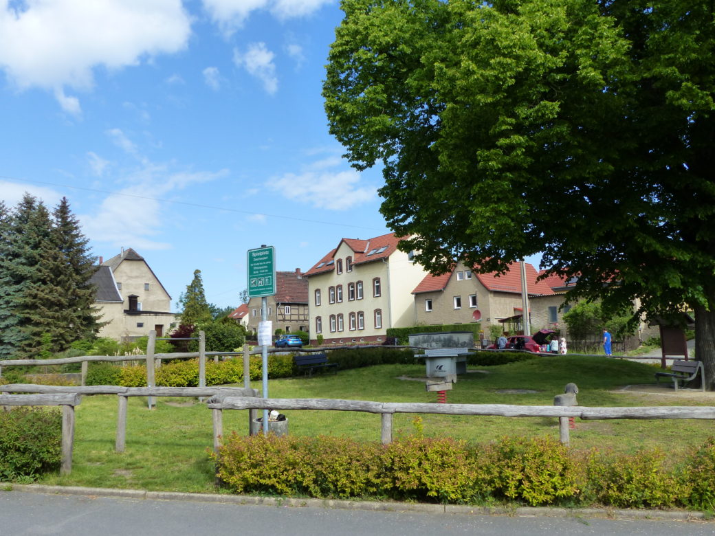 Das MFH Altzaschendorf 19 am Dorfkern